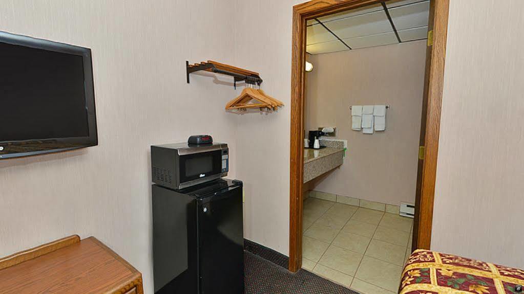 Hotel Devils By Oyo Near Devils Regional Airport Devils Lake